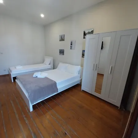 Pbh Hostal *