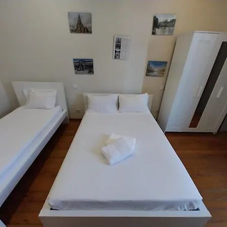 Pbh Hostal Oporto