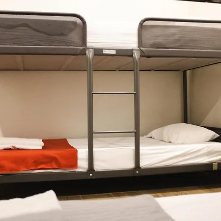 Pbh Hostal Oporto