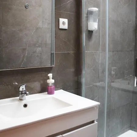 Pbh Hostal Oporto